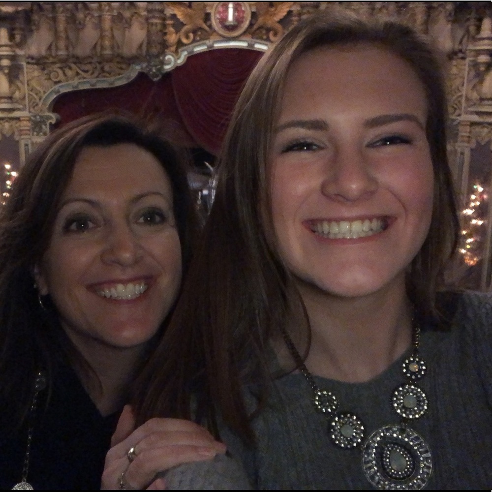 Meet your Posher, Laura